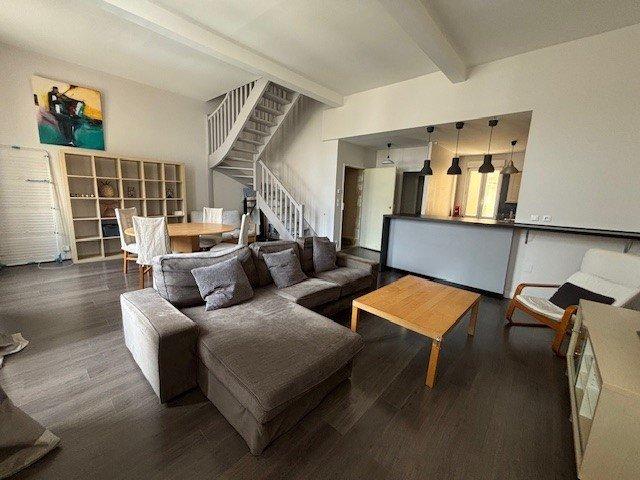 Appartement meublé 8 pièces 111 m²