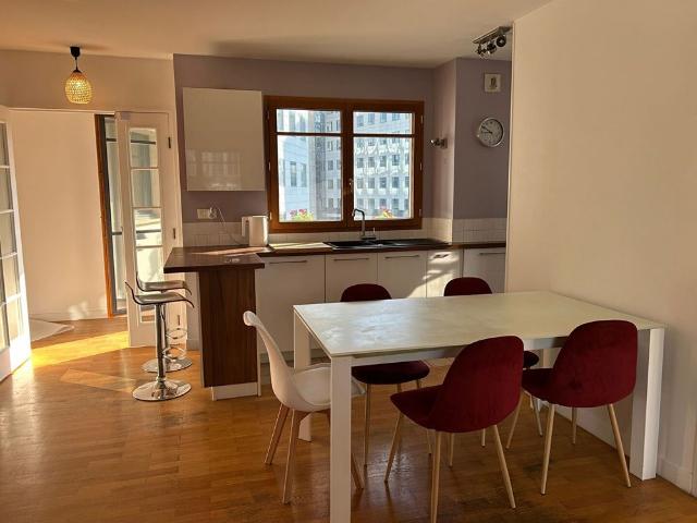 Appartement MEUBLÉ Courbevoie 4 pièce s 85.18 m2