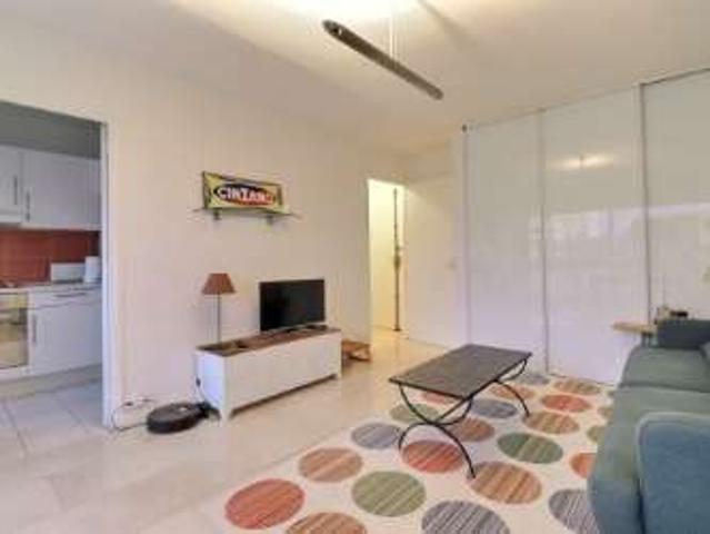 Appartement meublé à louer, 1 chambre 45 m² Montmartre / Place des Abbesses Paris