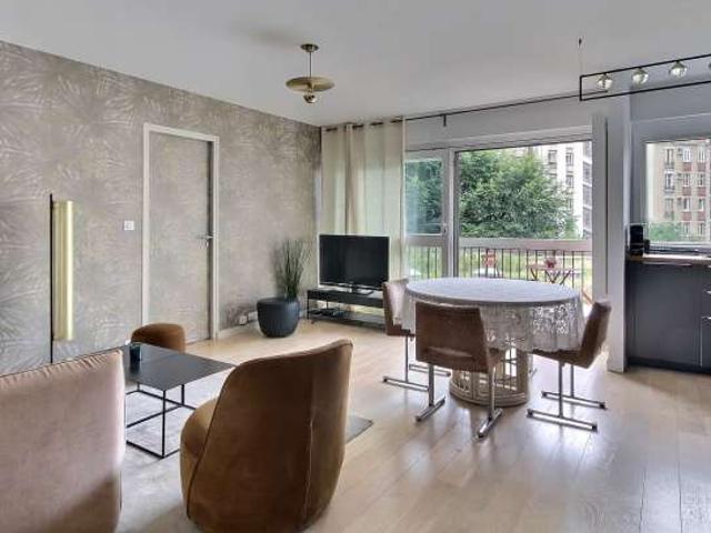 Appartement meublé à louer, 1 chambre 47 m² Montmartre / Place des Abbesses Paris