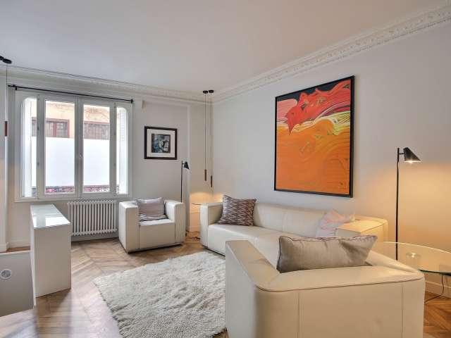 Appartement meublé à louer, 2 chambres 65 m² Montmartre / Place des Abbesses Paris