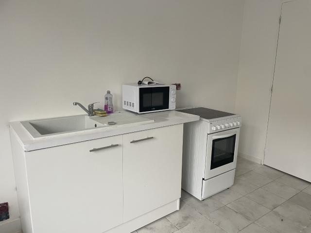 APPARTEMENT MEUBLÉ À LOUER À MAUZÉ SUR LE MIGNON