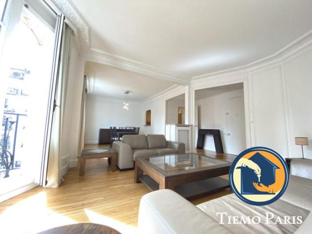Appartement MEUBLÉ avec TROIS chambres Cave et parking TIEMO PARIS, Paris 8ème