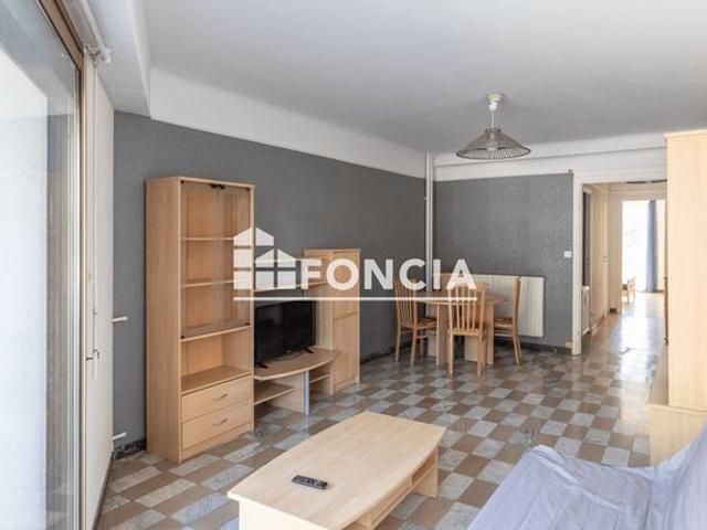 Appartement meublé avec balcons, cave et résidence sécurisée