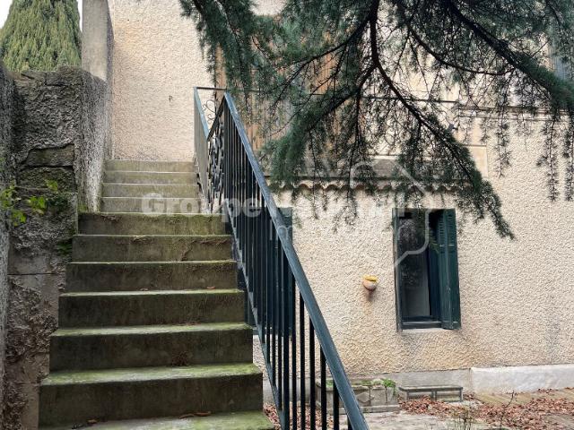 Appartement meublé avec extérieur et place de parking