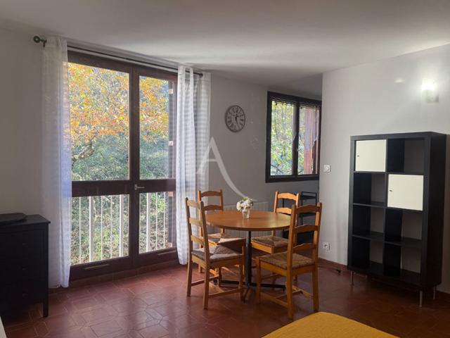 APPARTEMENT MEUBLÉ DE 26.80 M2 AVEC PARKING ET ASCENSEUR CALME GREOUX LES BAINS
