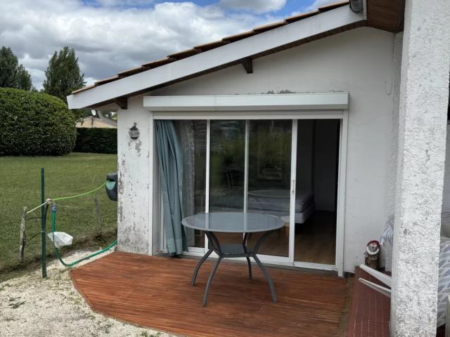 Appartement MEUBLE de type 2 de 32 m² env. avec Terrasse Centr