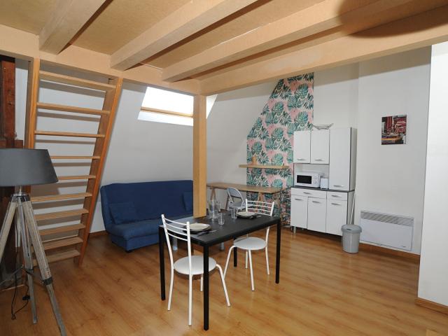 Appartement meublé de type F1 Centre Ville de LOUVIERS