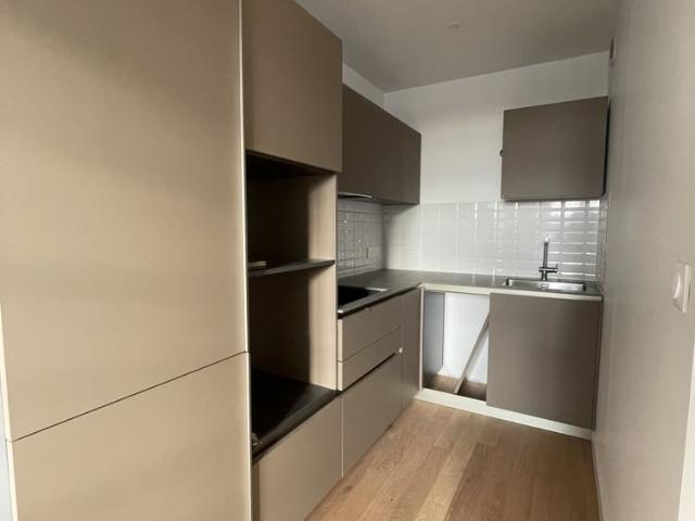 Appartement meublé et rénové en duplex de 4 pièces Centre ville de Tours 990 € toutes charges incluses