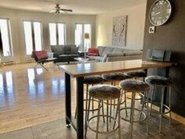 APPARTEMENT MEUBLÉ MOYEN TERME