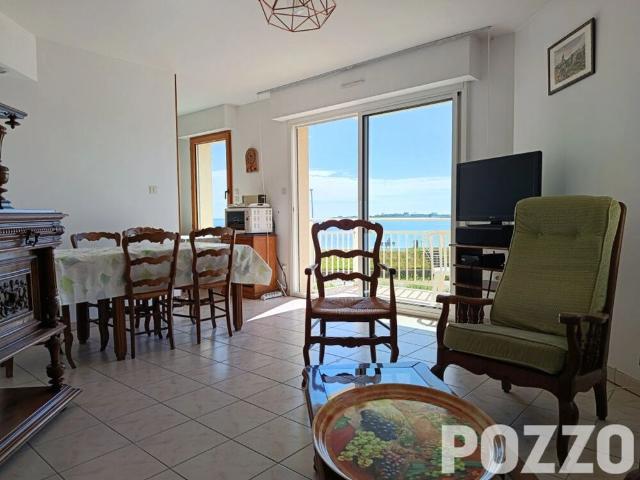APPARTEMENT MEUBLE SUR SAINT VAAST DE TYPE F3 EN RESIDENCE AVEC ASCENSEUR AVEC CAVE ET PARKING