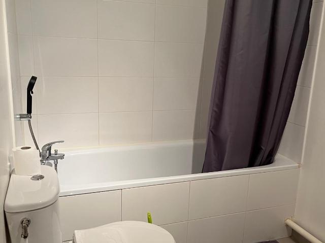 APPARTEMENT MEUBLÉ + PARKING COUVERT
