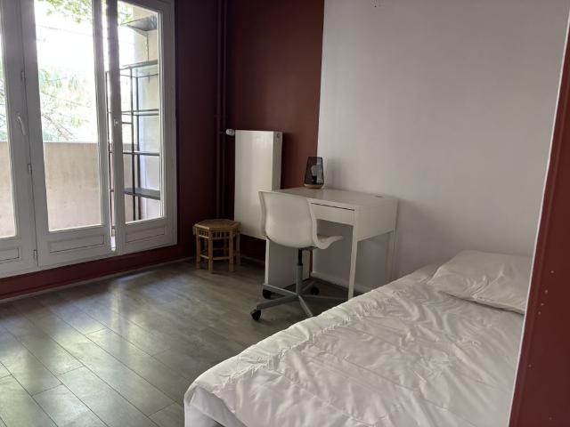 APPARTEMENT MEUBLE T4 70.39 M² 4 pièces Villeurbanne 69100