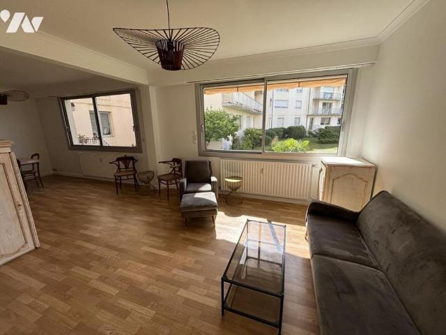 APPARTEMENT MEUBLE T4 A LAVAL