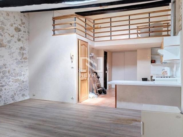 APPARTEMENT MONTAUROUX 1 CHAMBRE EN MEZZANINE