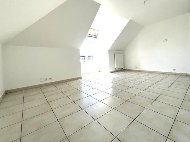 APPARTEMENT MONTIGNY LE BRETONNEUX 2 pièces 40m2