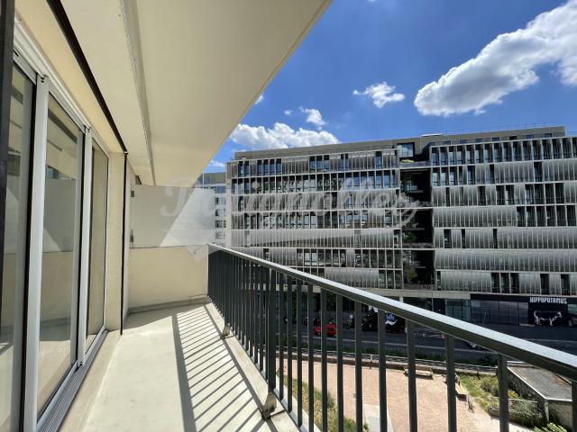 Appartement Montrouge 3 pièces 69 m2 avec BALCON et CAVE