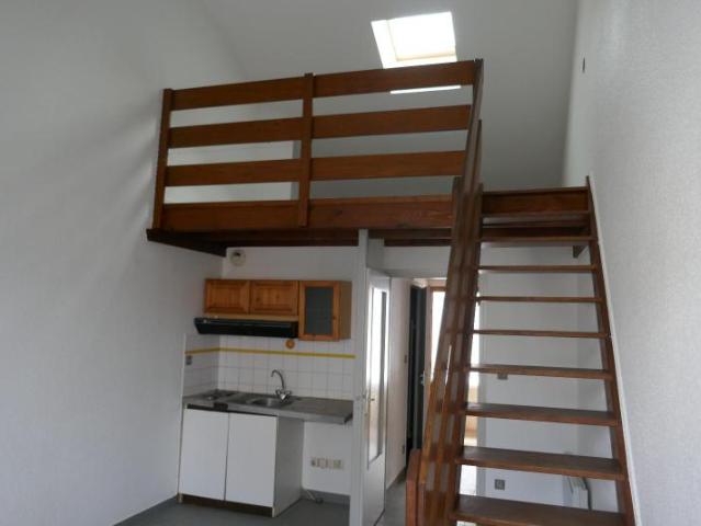 Appartement Montreal La Cluse 1 pièce s 28.0 m2