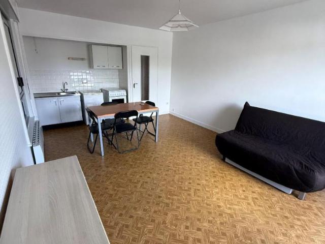 Appartement Montreal La Cluse 1 pièce s 28.62 m2