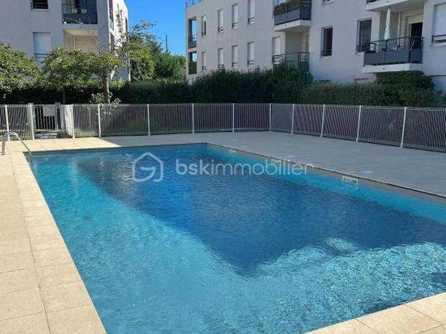 Appartement moderne avec parking et piscine