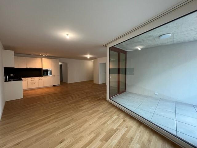 APPARTEMENT MODERNE DE 4,5 PIECES AVEC BALCON 108 M2
