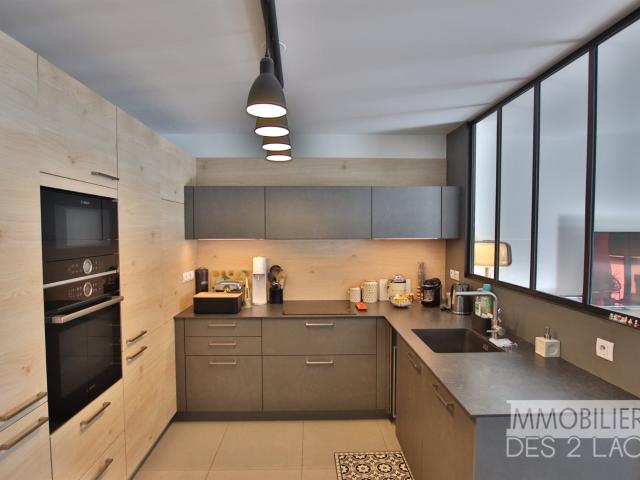 Appartement moderne en résidence récente Terrasse convivia. 67m² Annecy