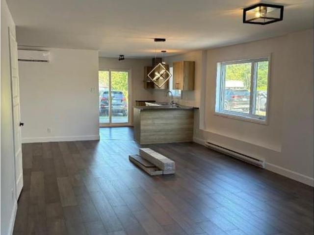 Appartement moderne 3 chambres – lumineux, animaux acceptés, stationnement inclus