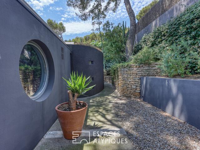 Appartement moderniste avec terrasse et pleine vue mer