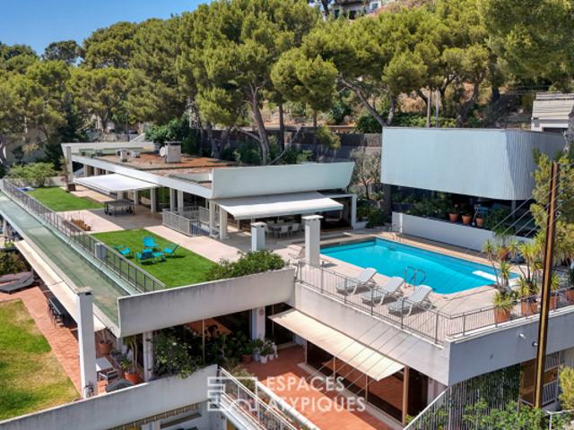 Appartement moderniste avec terrasse et pleine vue mer