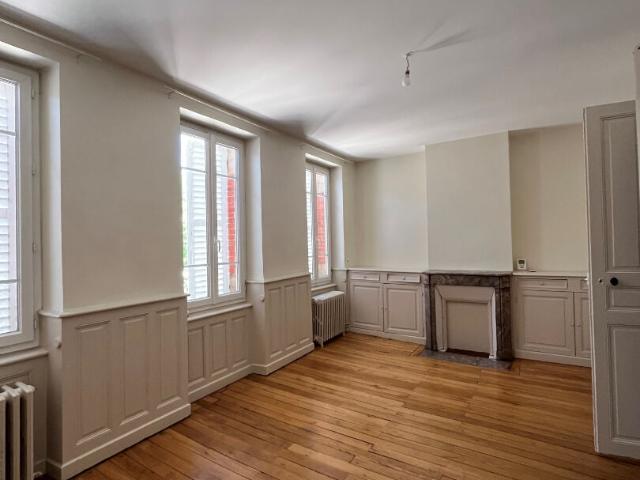 Appartement Moulins 3 pièce s