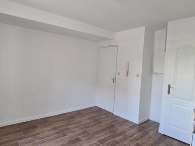 Appartement Nantes 1 P. 16.11 M². Salle d'eau avec toilettes