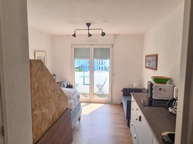 Appartement Nantes.1 P. 16.74 M2. Balcon