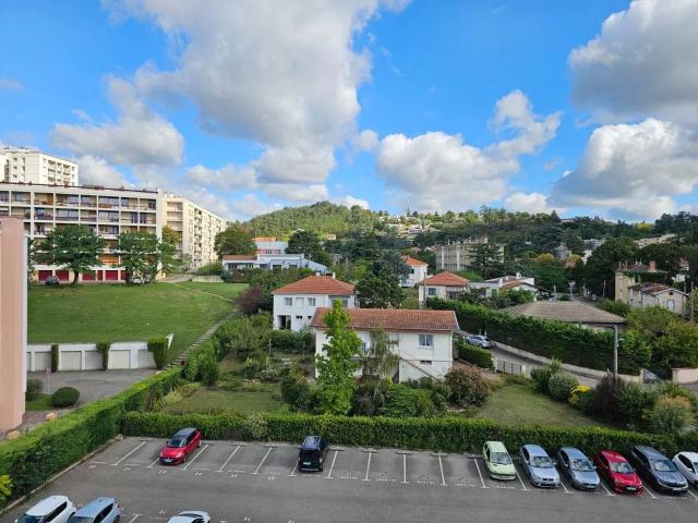 VIENNE NORD, Appartement T3 de 78m² avec balcon et cave