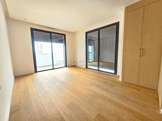 Appartement neuf spacieux avec grande terrasse