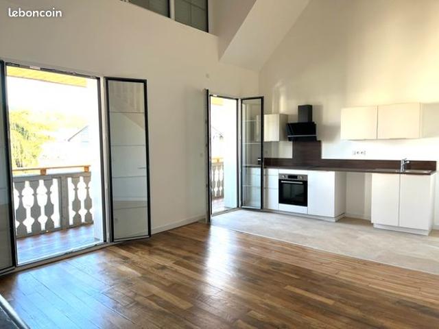 BEL APPARTEMENT AVEC ASCENSEUR au CENTRE DE BAGNERES DE BIGORRE