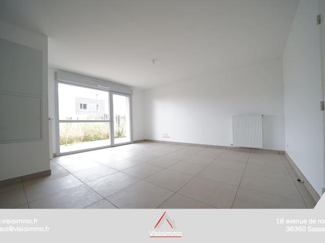 Appartement neuf rez de jardin 3P de 64 m2. Garage et places de parking extérieures en sus