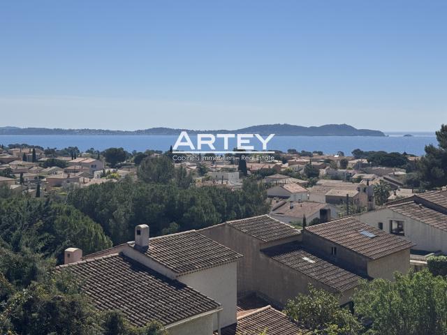 Appartement 4 pièces Dernier étage Vue mer Carqueiranne