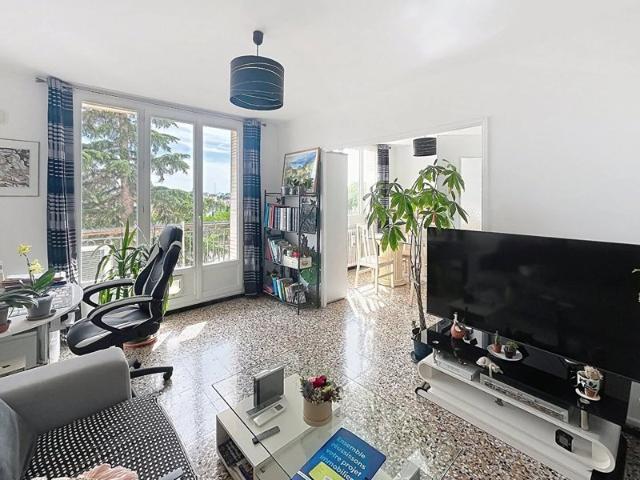 Appartement Nimes 4 pièce s 65 m2