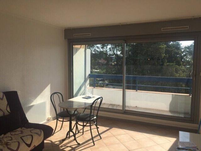 Appartement Nimes 1 pièce s 23 m2