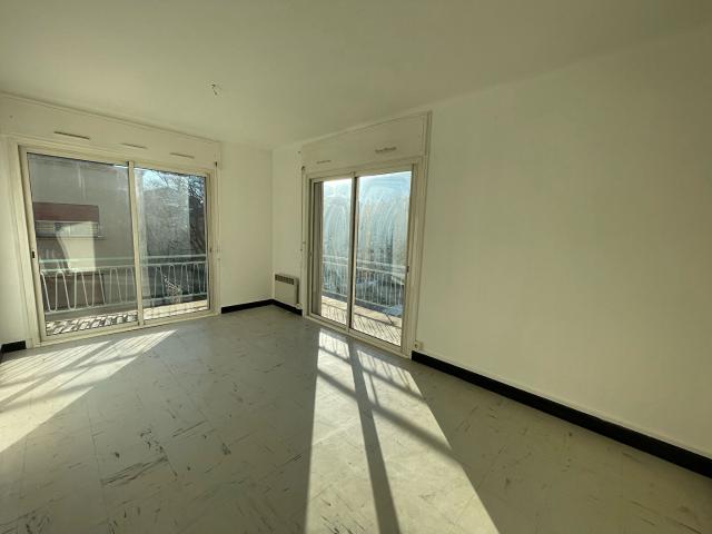 Appartement Nimes 3 pièce s 58 m2