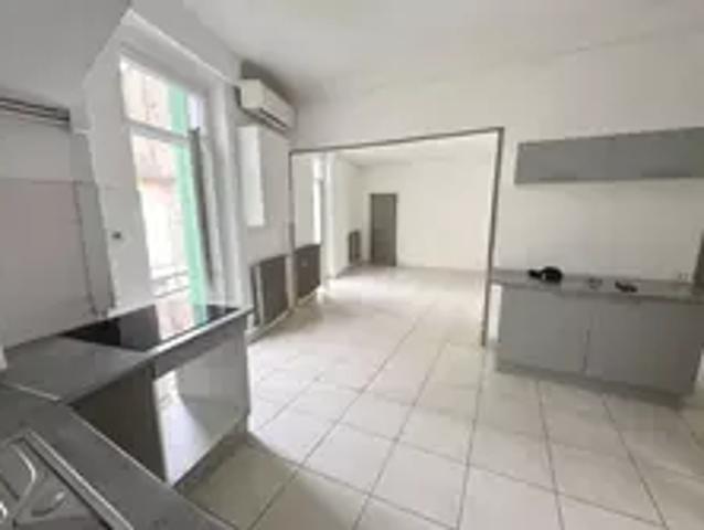 Appartement Nîmes Centre ville, Location appartement 3 pièces 52 m²