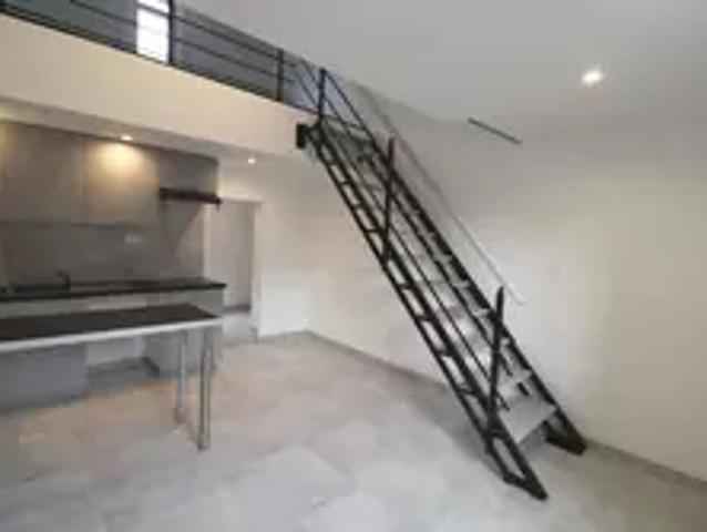 Appartement Nîmes Ecusson, Location appartement 1 pièce 21 m²
