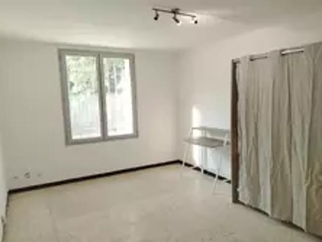 Appartement Nîmes Saint césaire, Location appartement 1 pièce 24 m²