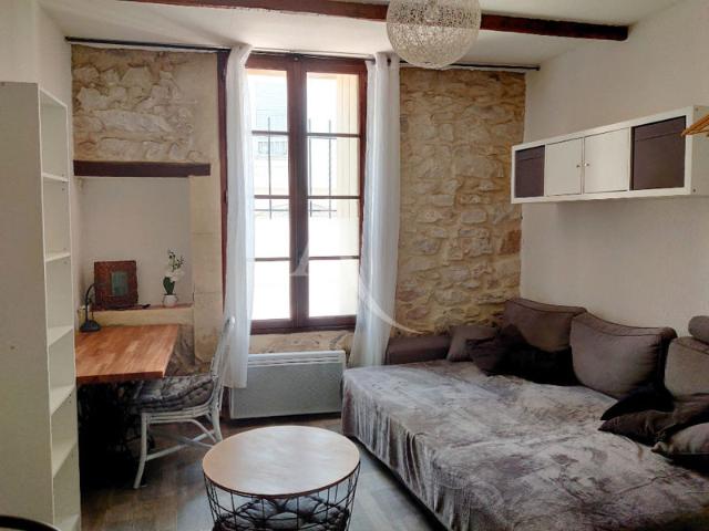 Appartement NIMES Studio meublé de 21.09 m2