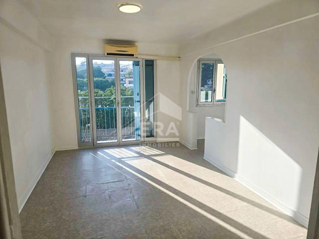 Appartement Nice 2 pièces 45 m2 / Quartier Ferber / Parking collectif