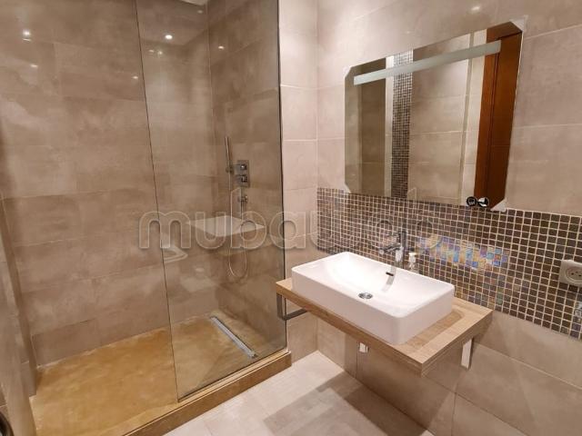 Appartement non meublé en location à Malabata