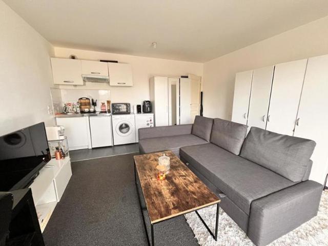 Appartement Noisy Le Grand 1 pièce s 32 m2
