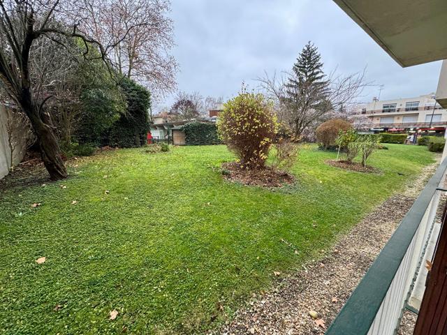 Appartement Noisy Le Sec T4 74m2 Parking + Cave
