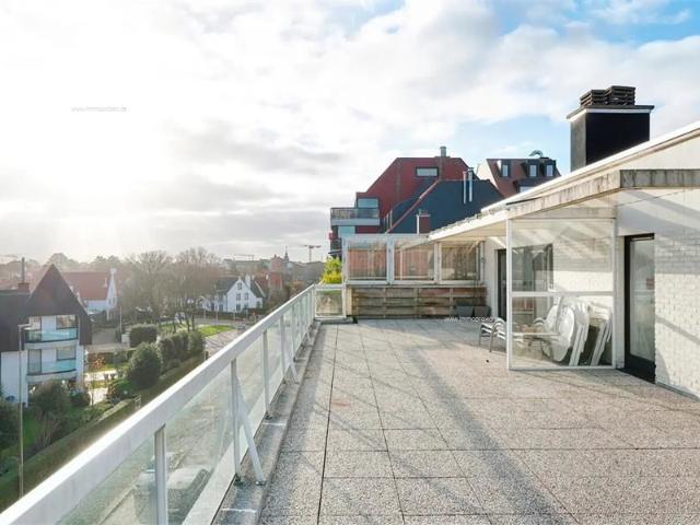 Appartement op centrale locatie met uniek terras