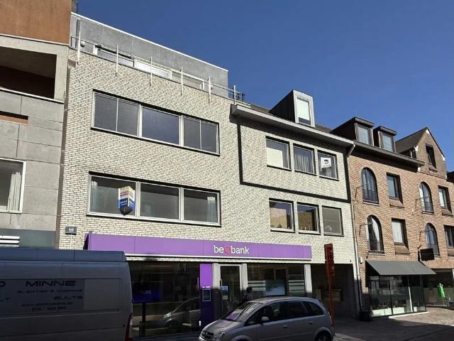 Appartement op de tweede verdieping in het centrum van Tielt